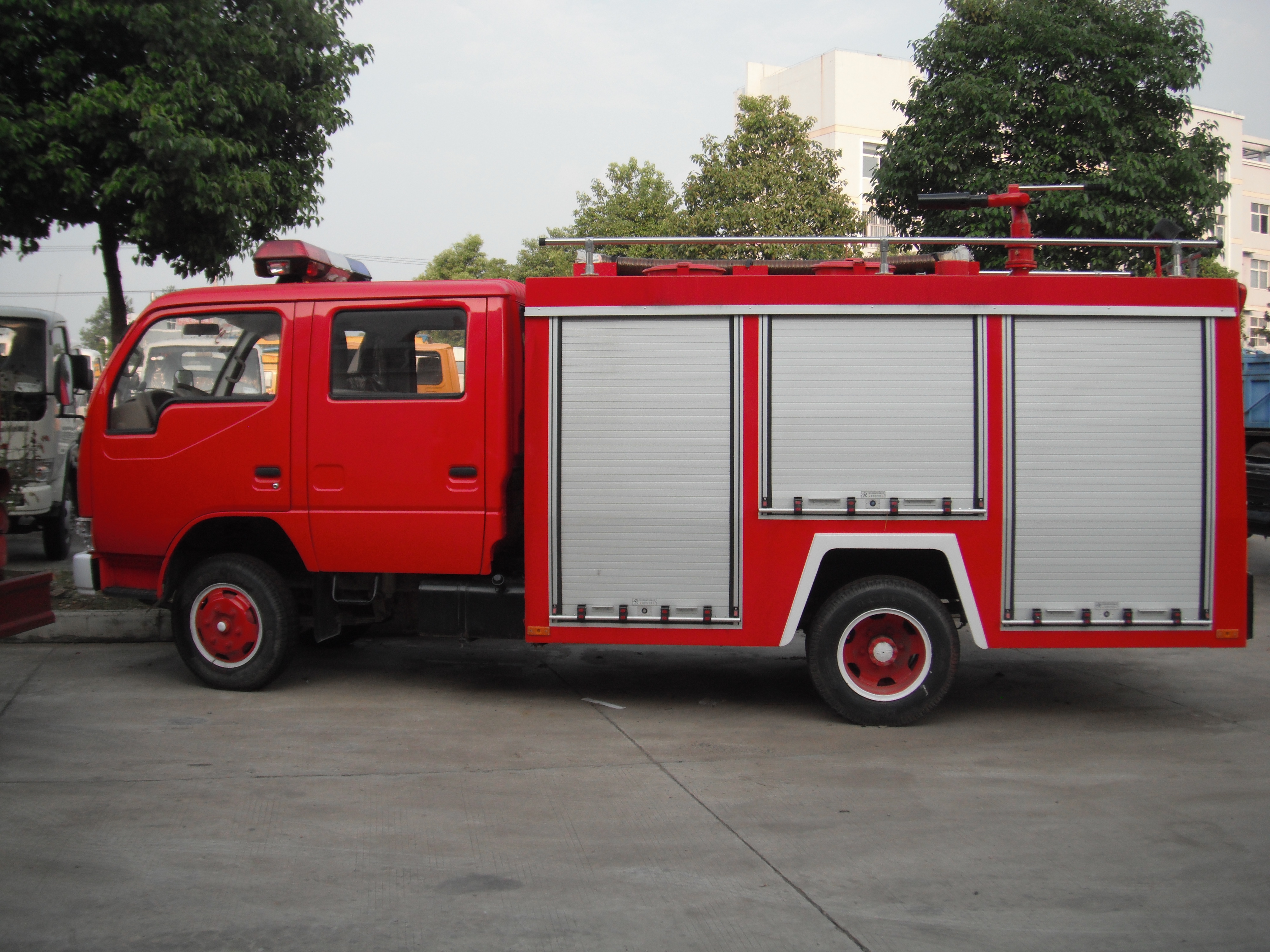 豪沃18米舉高噴射消防車(chē)