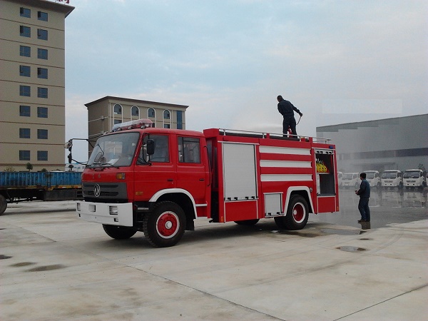 東風(fēng)8噸泡沫消防車