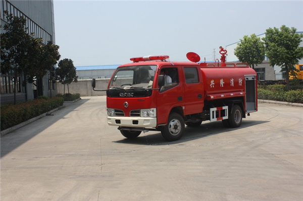 東風(fēng)雙排4噸消防灑水車(chē)