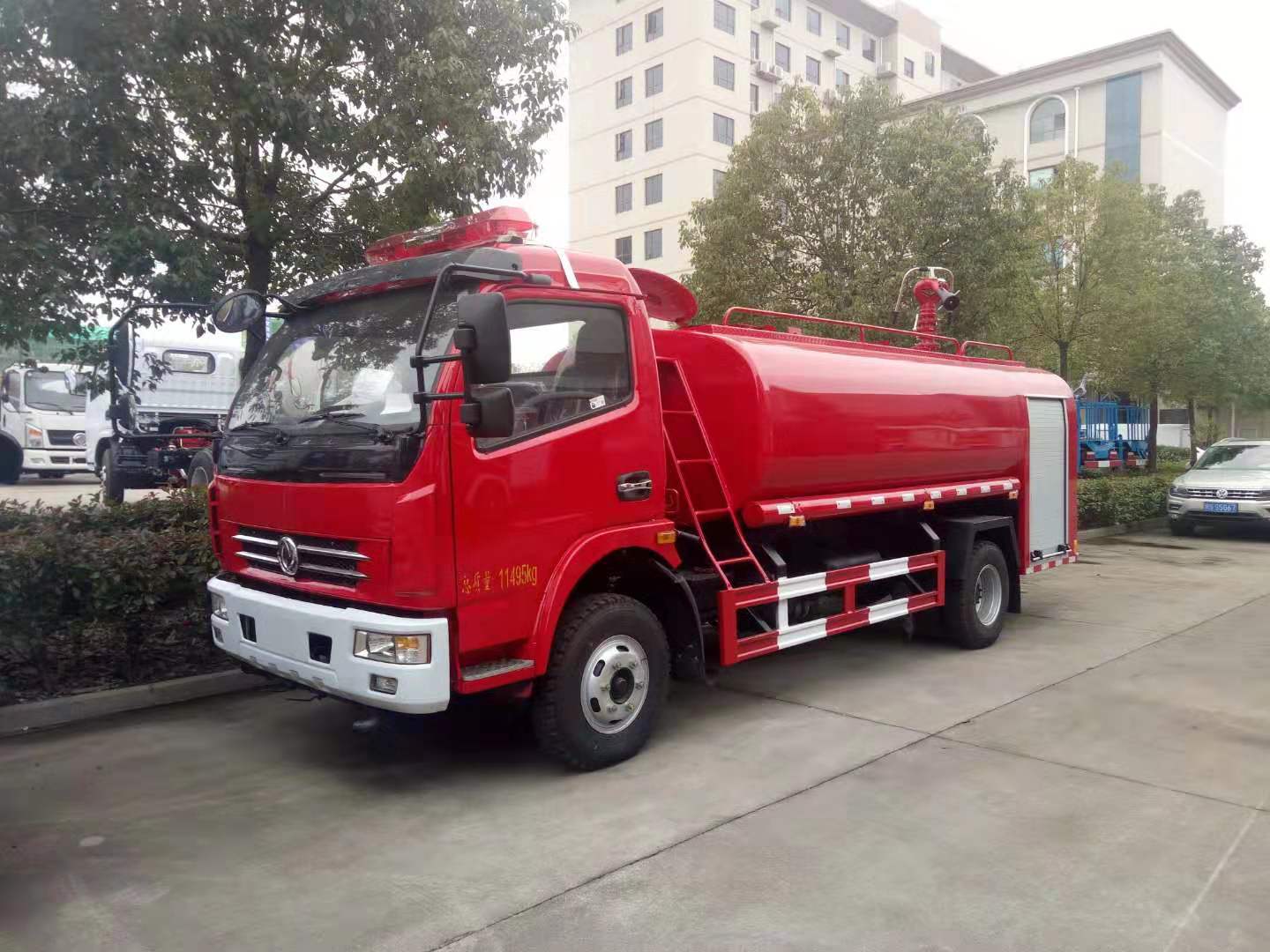 東風(fēng)多利卡5噸消防灑水車(chē)